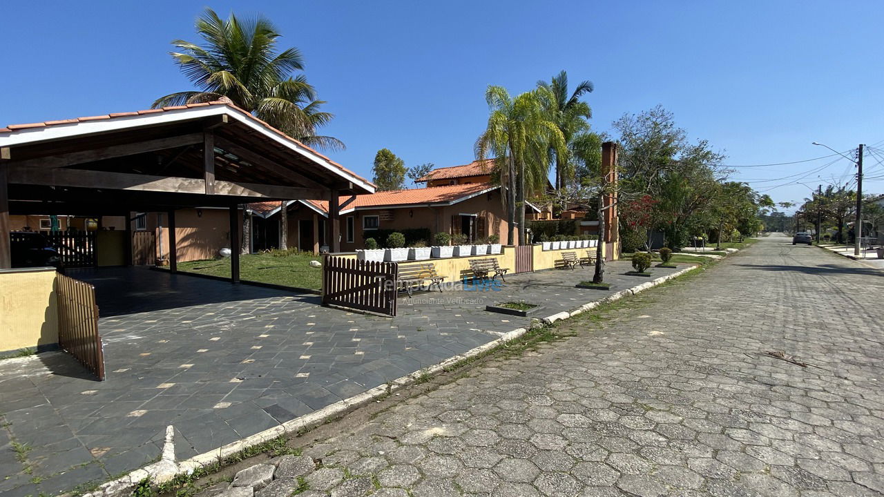 Casa para alquiler de vacaciones em Bertioga (Condominio Morada da Praia)