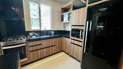 AV. BRAZIL, BALCONY WITH BARBECUE; 3 SUITES; 4 BATHROOMS; 2 SPOTS; AIR