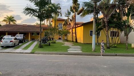 Casa na Marina Guarujá com pier e rampa para lanchas privativos