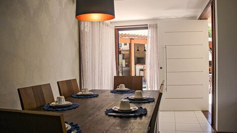 Amplia casa de 4 suites con Área Gourmet y Piscina.