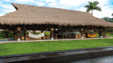 Per002 - Casa de lujo con piscina en Pereira