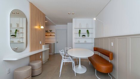 Volo Palace 402- 2 Suites, 8 pax, on Borges (two blocks from Rua...