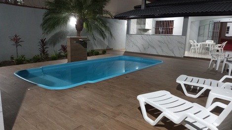 BERTIOGA HOUSE WITH POOL - UP TO 15 PEOPLE - NEAR SESC