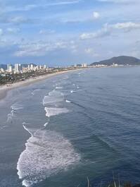Alquilo AP temporada Praia de Enseada, Guarujá. Bien localizado.