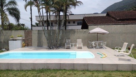 Casa com piscina, Praia da Lagoinha- Ubatuba