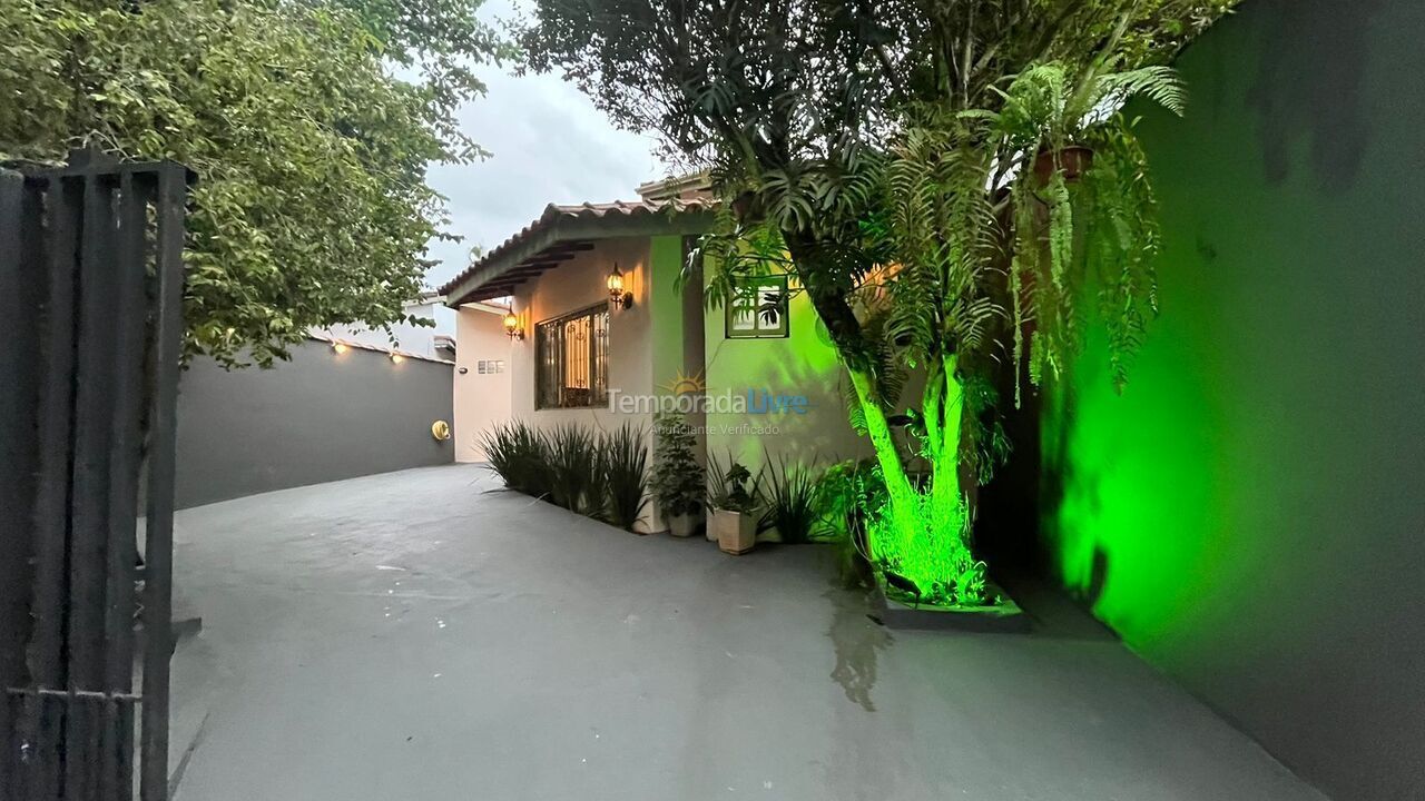 Casa para aluguel de temporada em Ubatuba (Itaguá)