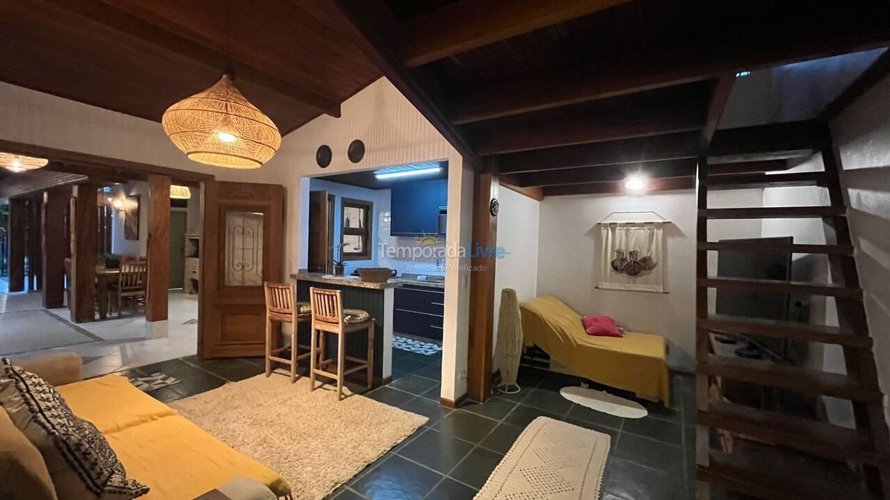 Casa para aluguel de temporada em Ubatuba (Itaguá)