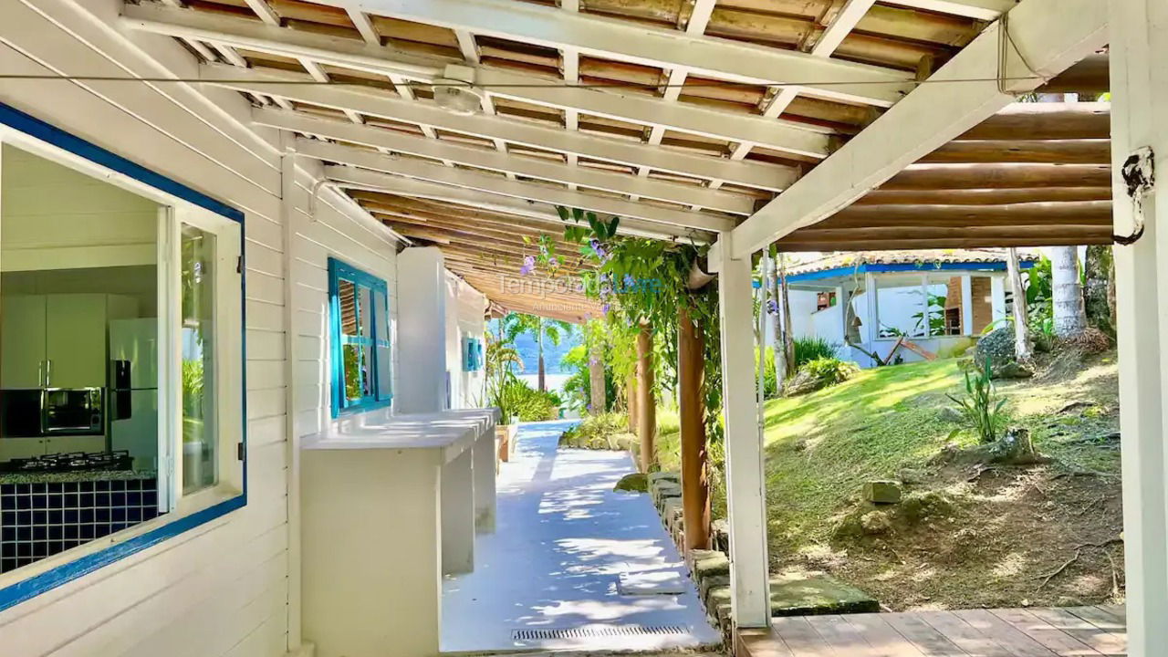 Casa para alquiler de vacaciones em Ubatuba (Ponta Grossa)