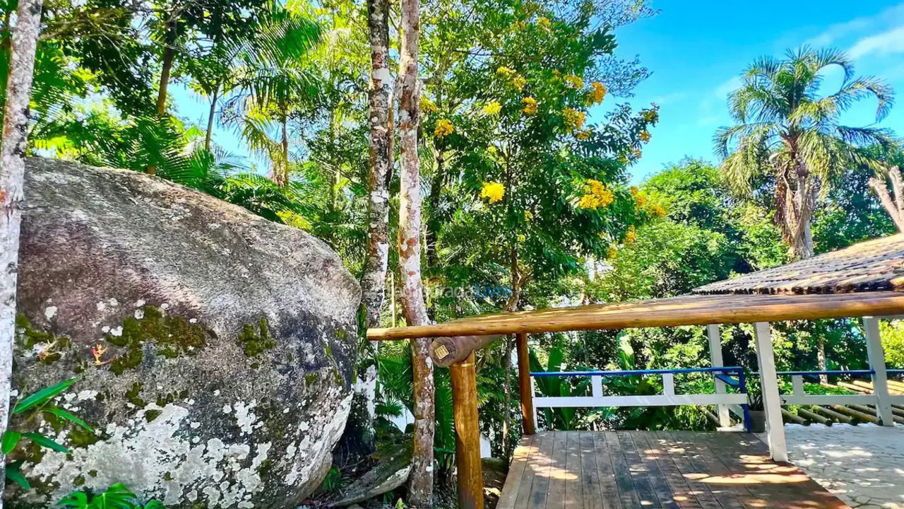 Casa para alquiler de vacaciones em Ubatuba (Ponta Grossa)