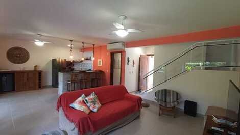 Barra do Una. House with 4 bedrooms, private barbecue. Location