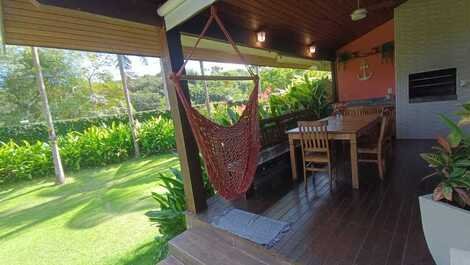 Barra do Una. House with 4 bedrooms, private barbecue. Location