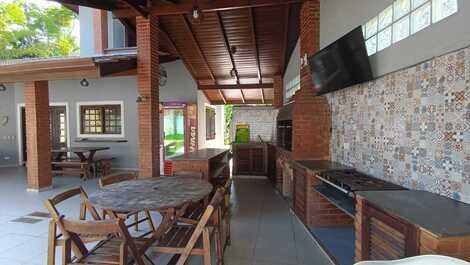 4 bedrooms, barbecue, swimming pool and sauna. Baleia Beach/SP