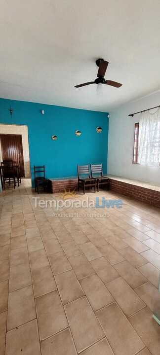 Casa para aluguel de temporada em Ubatuba (Maranduba)