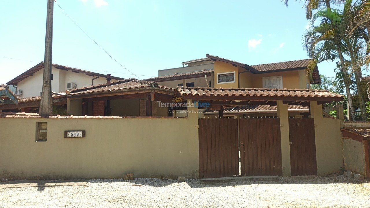 Casa para aluguel de temporada em Ubatuba (Praia Lagoinha)