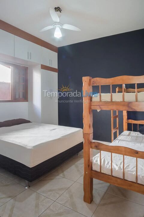 House for vacation rental in Caraguatatuba (Praia de Massaguaçu)