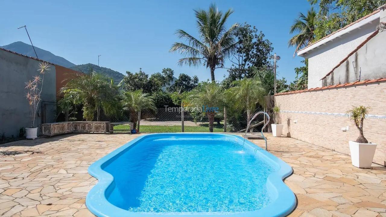 House for vacation rental in Caraguatatuba (Praia de Massaguaçu)