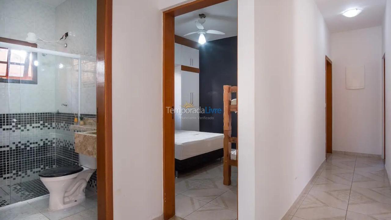 House for vacation rental in Caraguatatuba (Praia de Massaguaçu)