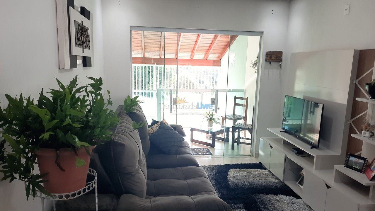 Casa para aluguel de temporada em Córrego do Bom Jesus (Cantinho da Roça)