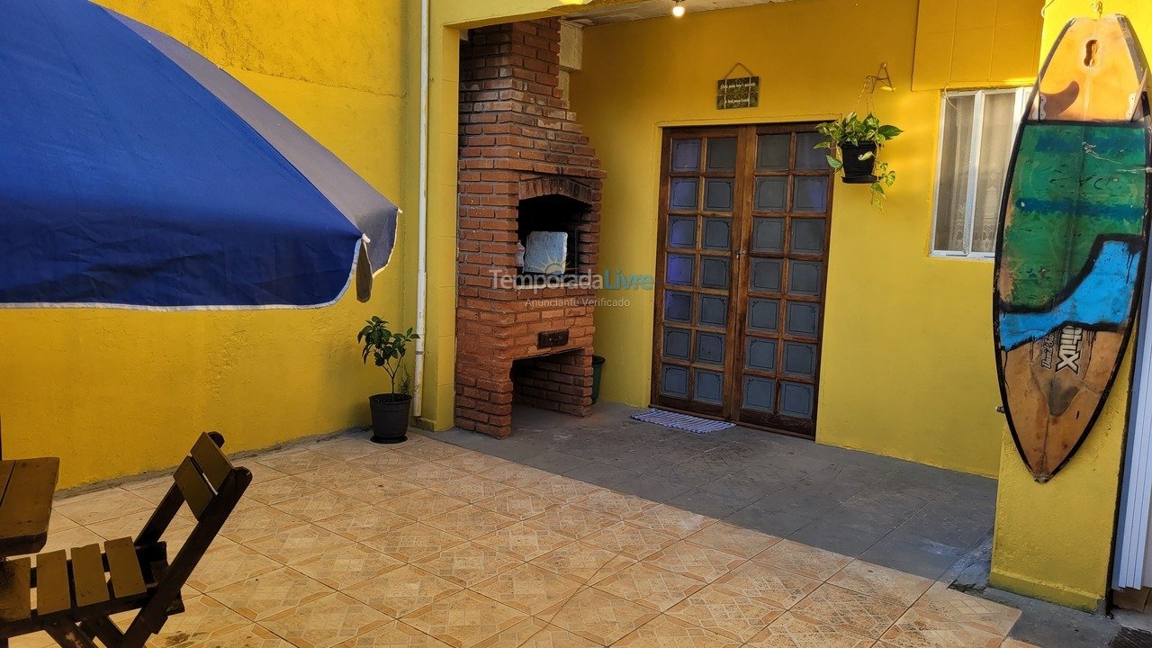 House for vacation rental in Praia Grande (Vila Mirim)