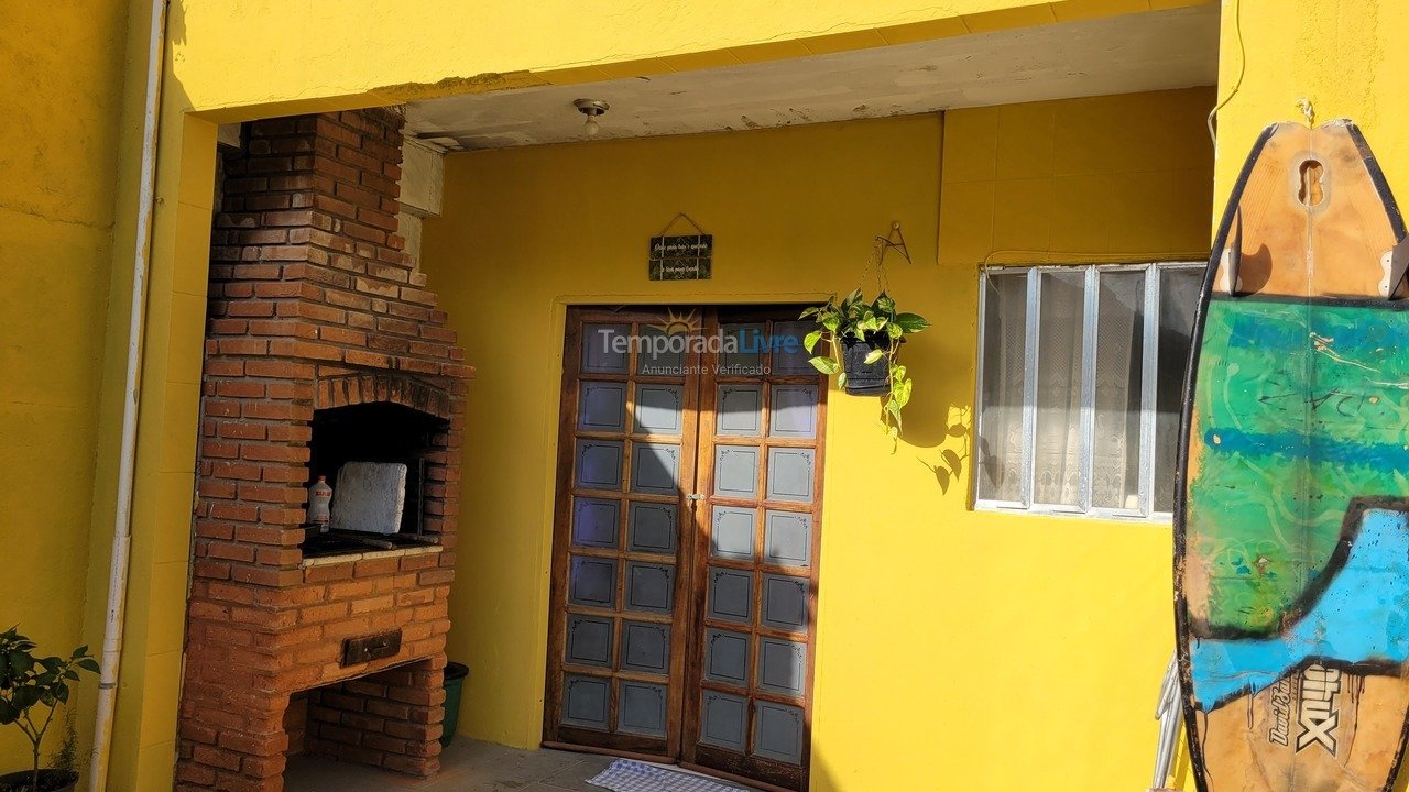 House for vacation rental in Praia Grande (Vila Mirim)