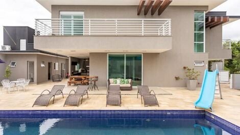 Desfrute do Paraíso: Casa Luxuosa dentro do condomínio Morada da Praia