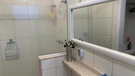 Apartamento amplo com 3 quartos, piscina. Próximo ao Metrô e a Praia