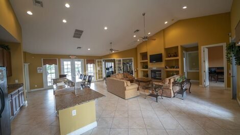 Beautiful Vacation Home in the Orlando Region (Crystal Cove Resort)