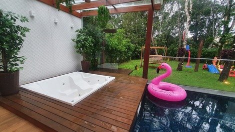 Casa con 6 suites, jacuzzi y piscina en la Riviera de São Lourenço