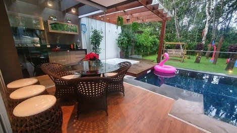Casa 6 suites, jaccuzi e piscina riviera de São Lourenço