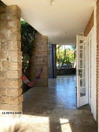 House for 20 people - air and WIFI - condominium - 30 meters from the beach - Ubatuba