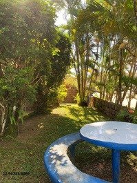 Casa p/20 pessoas- AR e WIFI - condomínio- 30 metros da praia- Ubatuba