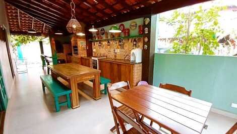4 bedrooms, swimming pool and barbecue. close to the beach in condominium.