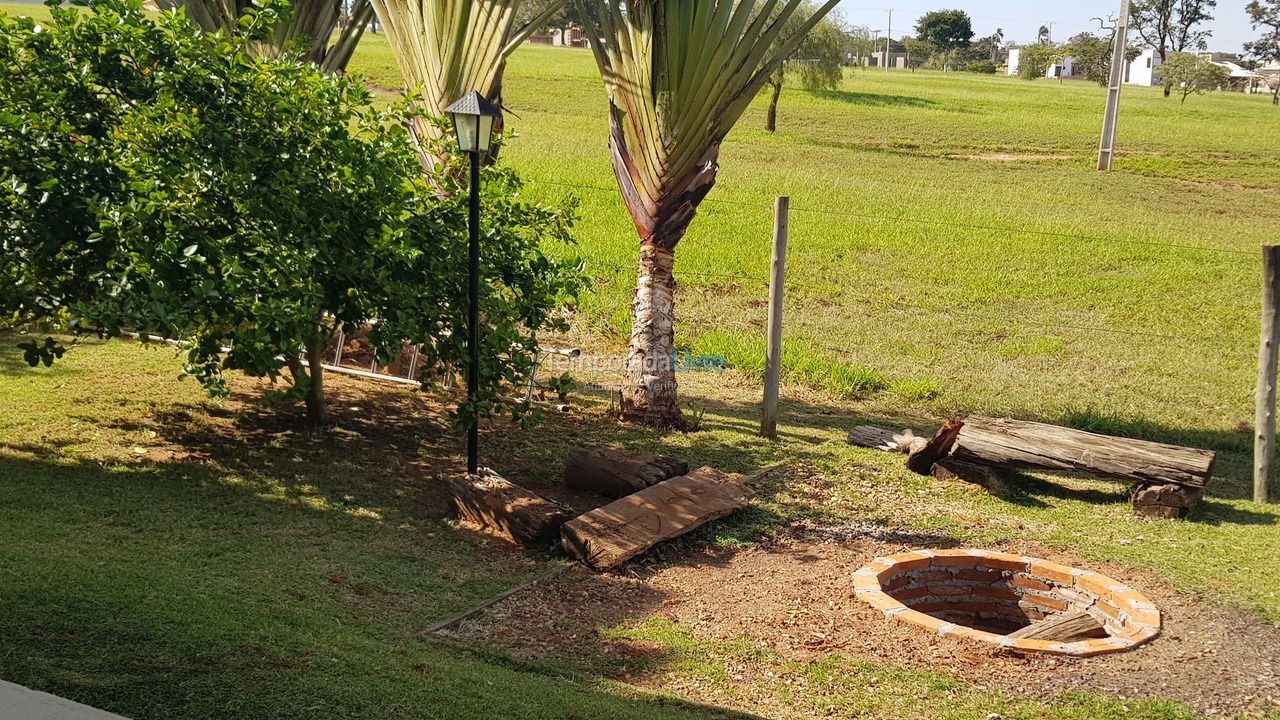 Casa para aluguel de temporada em Paranapanema (Riviera de Santa Cristina Xiii)