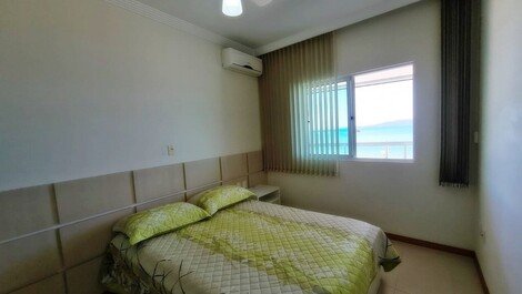 Apartamento 2 dormitórios frente mar Itapema SC