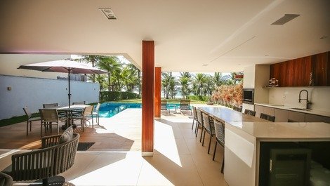 Guarajuba - House with 6 suites Pé na Areia