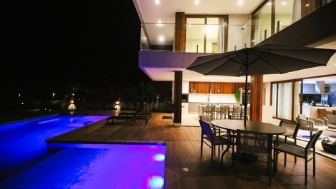 Guarajuba - House with 6 suites Pé na Areia