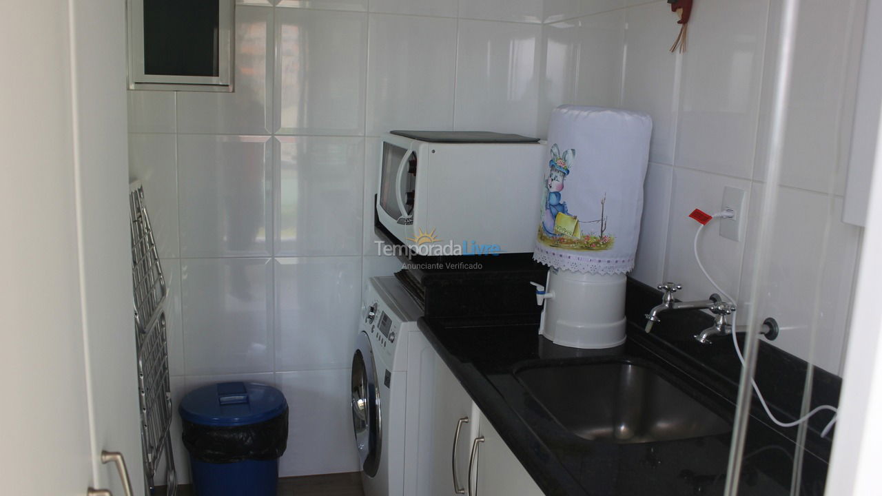 Apartamento para aluguel de temporada em Itapema (Meia Praia)