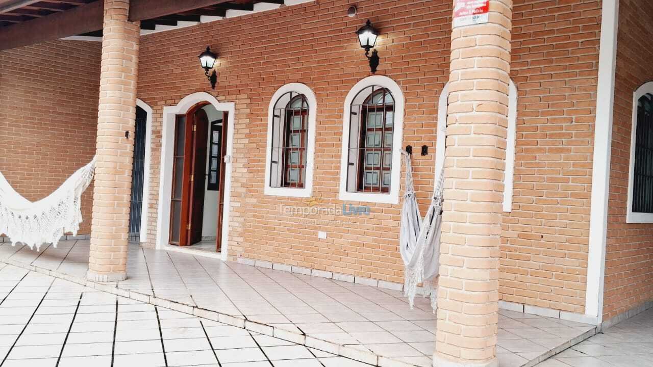 Casa para aluguel de temporada em Caraguatatuba (Centro)