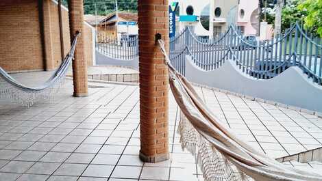 Hermosa casa de una sola planta en el centro de Caraguatatuba