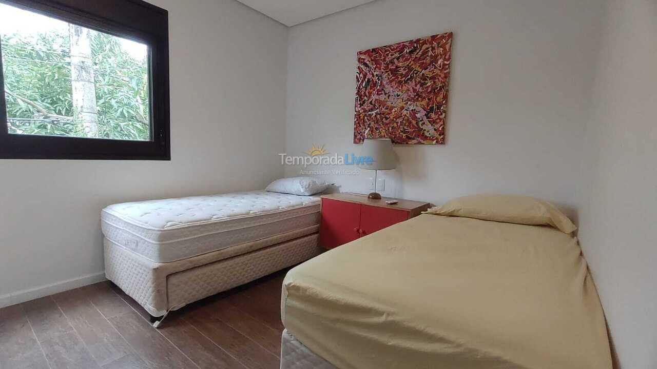 House for vacation rental in São Sebastião (Praia da Baleia)