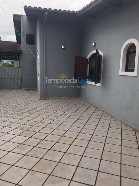 House for vacation rental in Caraguatatuba (Centro)