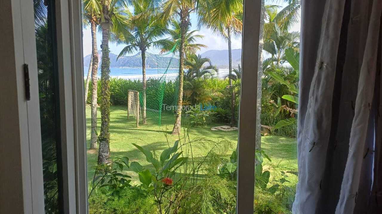 Casa para aluguel de temporada em São Sebastião (Praia da Baleia)