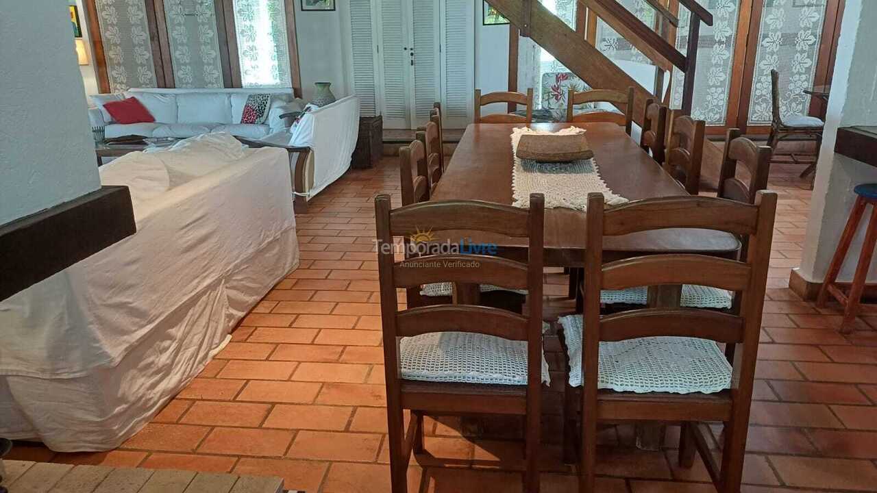 Casa para alquiler de vacaciones em São Sebastião (Praia da Baleia)