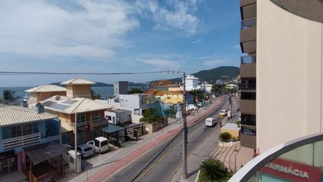 APARTMENT IN THE CENTER OF BOMBINHAS WITH SEA VIEWS - ON AVENIDA DA PRAIA