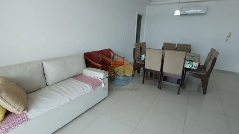 APARTAMENTO NO CENTRO DE BOMBINHAS COM VISTA MAR - NA AVENIDA DA PRAIA