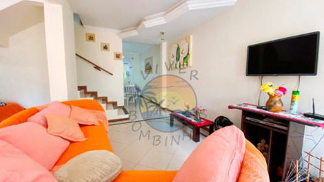 TOWNHOUSE IN THE CENTER OF BOMBINHAS CLOSE TO THE BEACH AND GENERAL SHOPPING