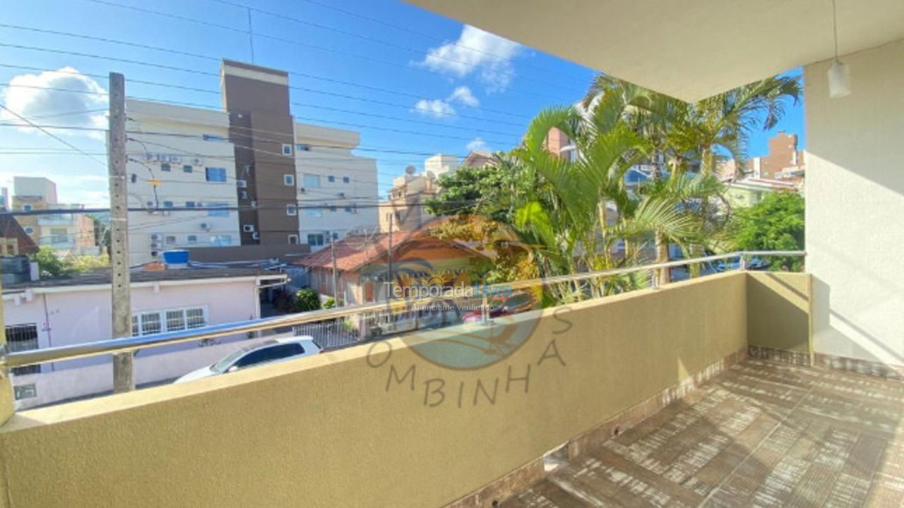 Casa para aluguel de temporada em Bombinhas (Praia de Bombas)