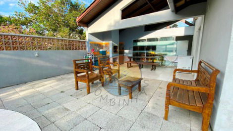 HIGH STANDARD HOUSE IN THE CENTER OF THE BEACH WITH POOL - 4 BEDROOMS