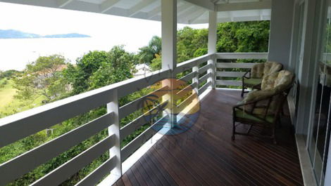 HERMOSA CASA CON VISTA AL MAR Y PISCINA - 5 DORMITORIOS