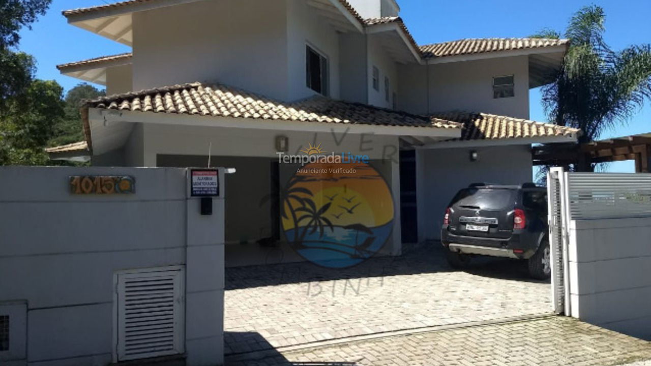 Casa para alquiler de vacaciones em Bombinhas (Praia de Zimbros)